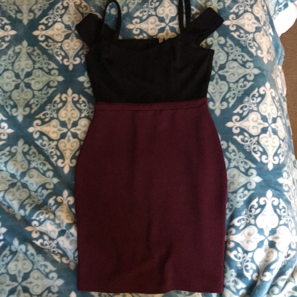 Black and burgundy Bodycon dress size medium